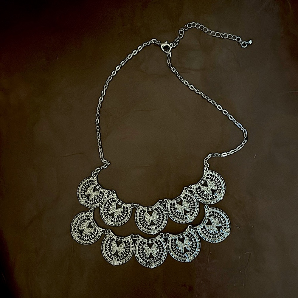 Boho Filigree Silvertone Rhinestones Scallop Dangle Drop Bib Necklace